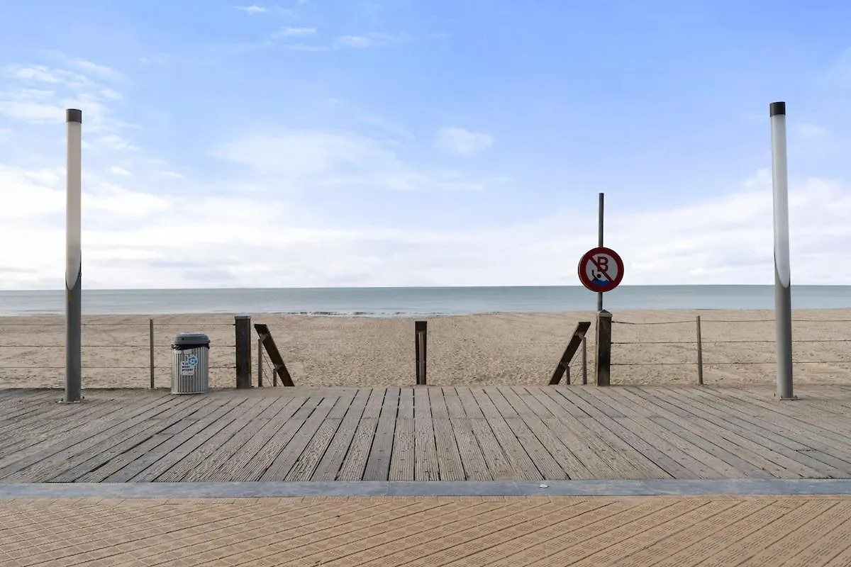 Trendy Studio With Seaside Patio Ostend Apartment
