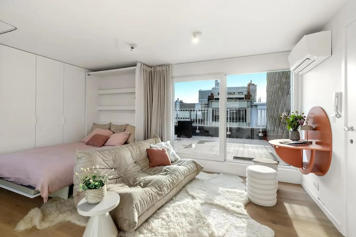 Trendy Studio With Seaside Patio Ostende